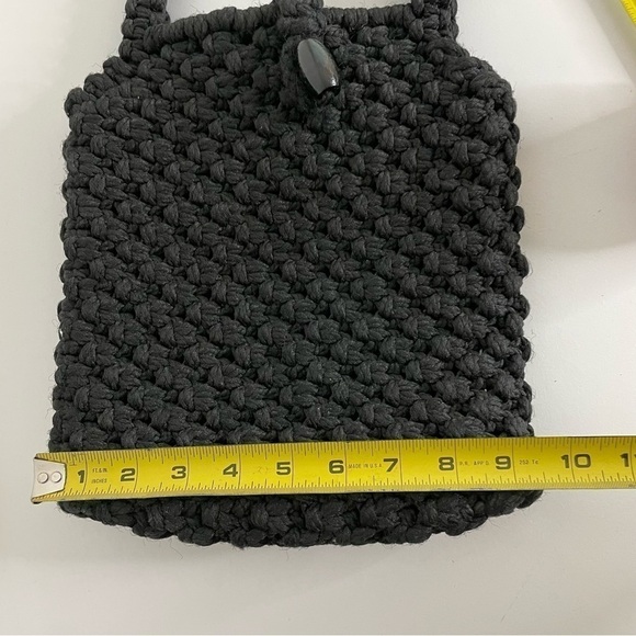 Vintage 90s/Y2K black macramé crochet purse with wooden bead closure - Picture 16 of 17